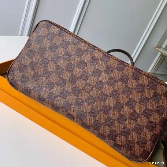 First bag ru LOUIS MM NEVERFULL VUITTON 0526
